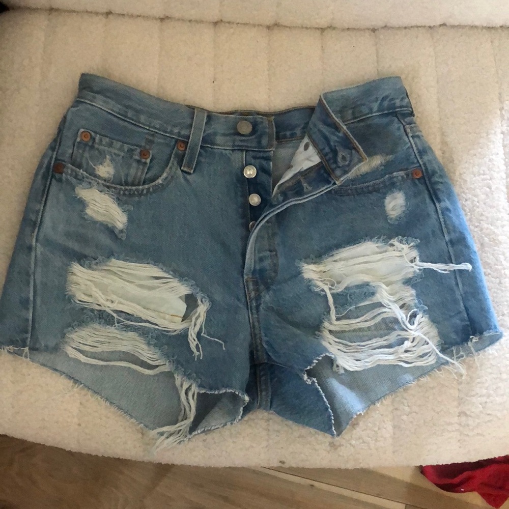 Levi denim shorts woman’s size 26. Worn once